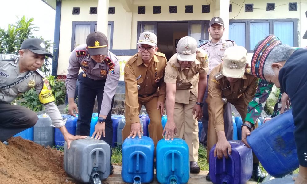 1.785 Liter Sopi Seharga Rp 40,6 Juta Dimusnahkan di Manggarai Barat