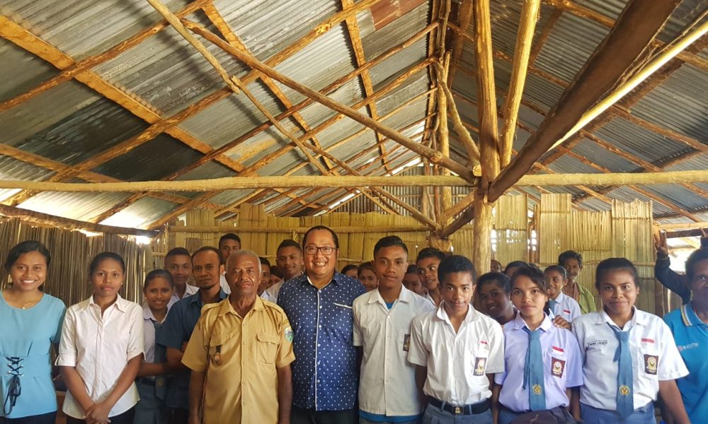 Pastikan Kesiapan UNBK, Winston Rondo Kunjungi Lima Sekolah di TTS