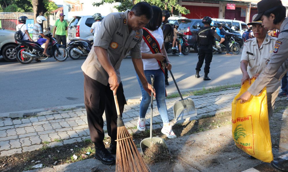 Kapolda Pimpin Langsung Aksi Perangi Sampah di Kupang