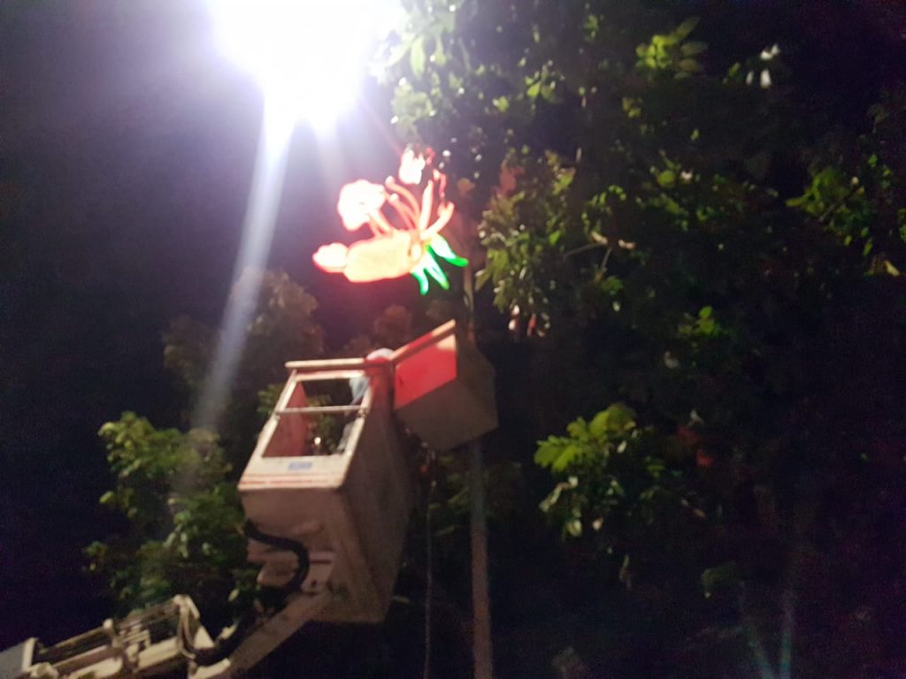 Setelah Jl. El Tari, Lampu Hias Mulai Dipasang di Jl. Frans Seda