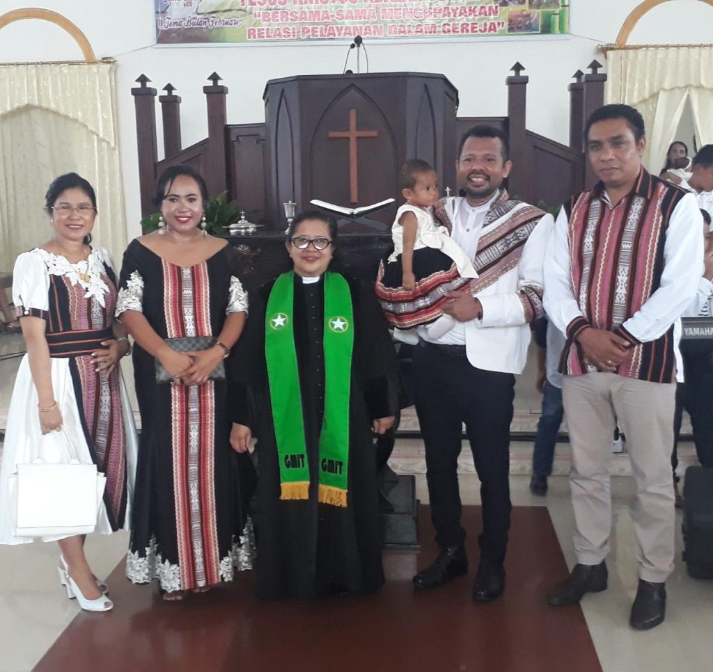 GMIT Gunung Sinai Naikolan Baptis Anak Jemaat