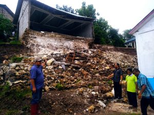 Ansor dan Winston Turun Langsung Tinjau Longsor di Manutapen