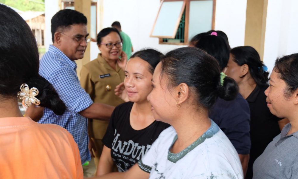 AHP Kunjungi Korban Bencana di Manggarai Barat