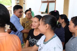 AHP Kunjungi Korban Bencana di Manggarai Barat