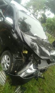 Pengemudi Mabuk, Avanza Ringsek di Jl. El Tari