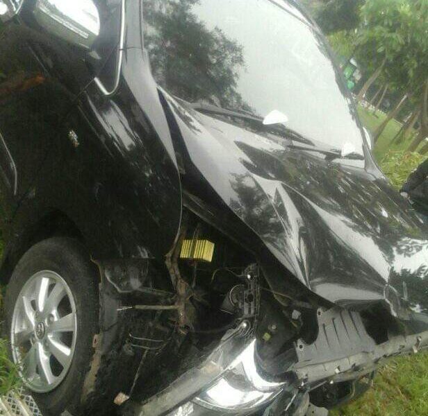Pengemudi Mabuk, Avanza Ringsek di Jl. El Tari