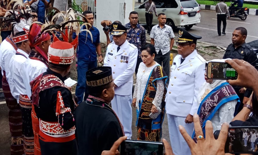 Amon Djobo-Imran Duru Disambut 5 Sesepuh Alor