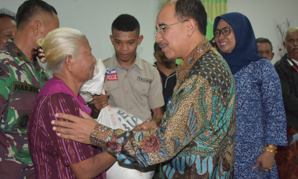 Bencana di Kupang, 645 Rumah Rusak, Pemkot Serahkan Bantuan