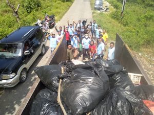 Pemuda GMIT Perangi Sampah di Jalur 40