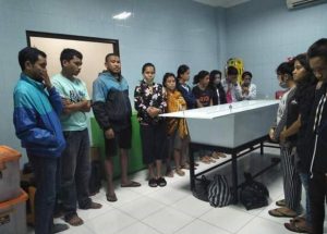 Siang Ini Jenazah Marlony Natonis Tiba di Kupang