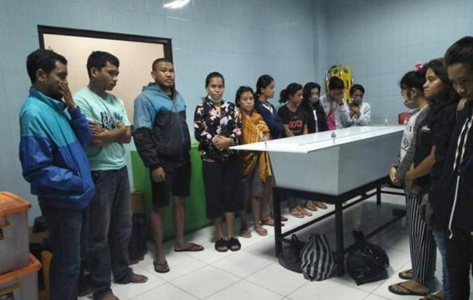 Siang Ini Jenazah Marlony Natonis Tiba di Kupang