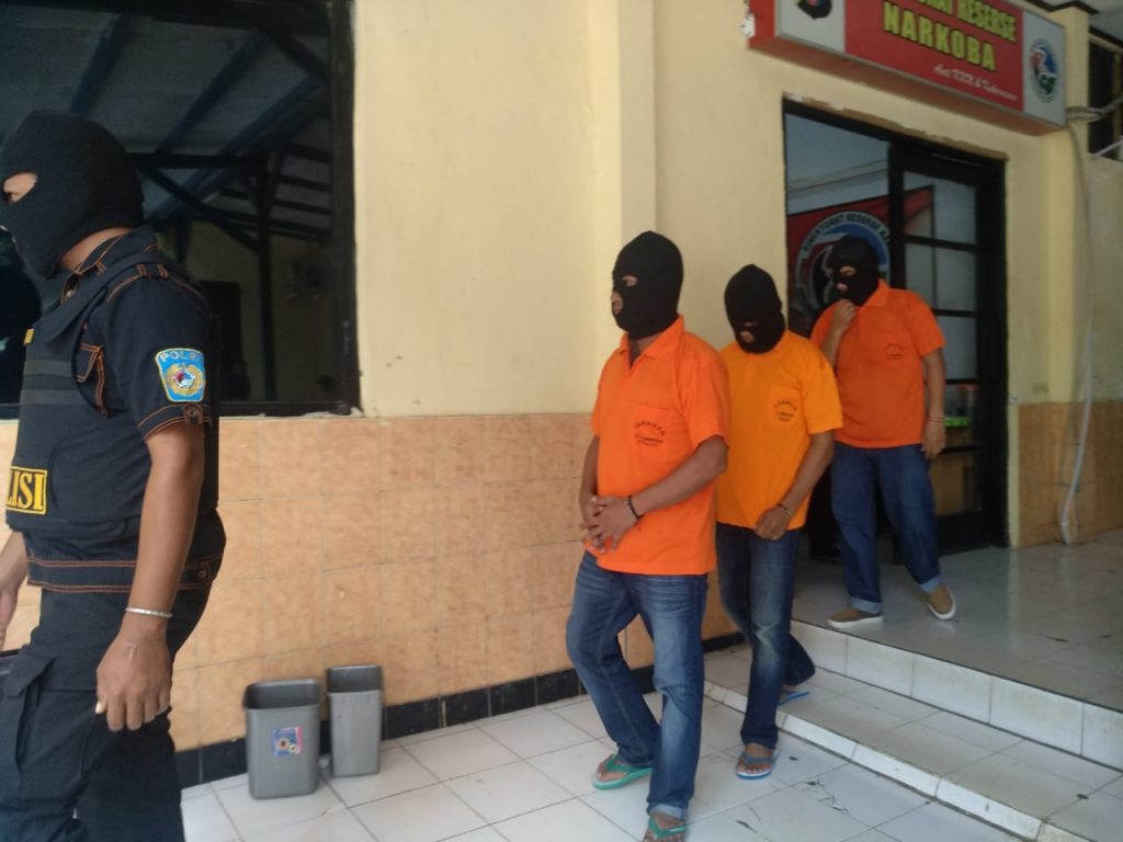 Nyabu, 2 Anggota Polri dan 1 ASN Ditangkap Polda NTT di Maumere