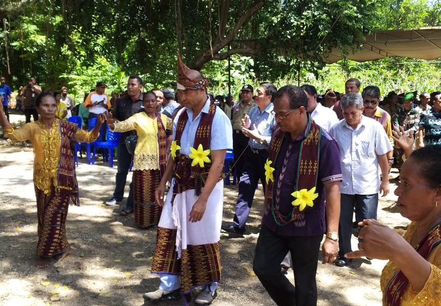 Gubernur Hadiri Peringatan 100 Tahun Masuknya Injil di Pulau Semau Gubernur Hadiri Peringatan 100 Tahun Masuknya Injil di Pulau Semau