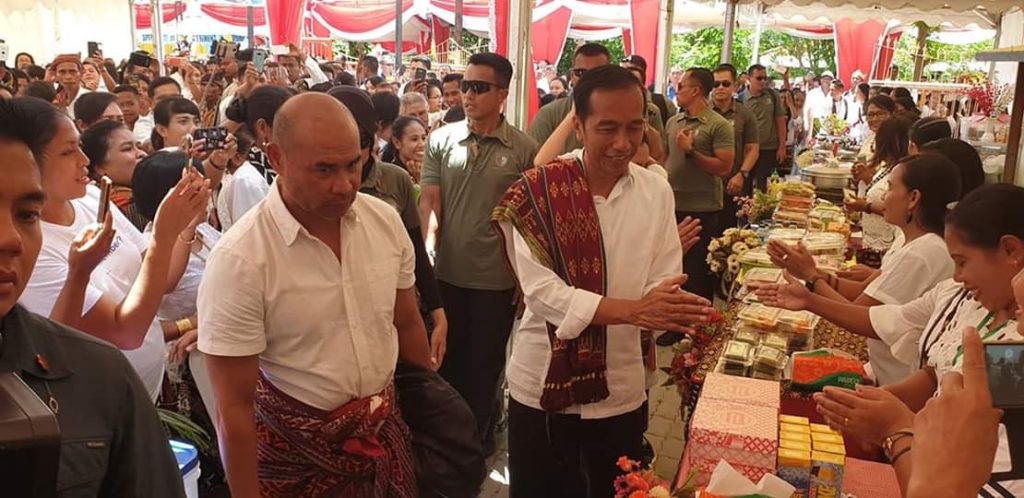 Presiden Buka Bazzar Jemaat Benyamin Oebufu