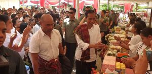 Presiden Buka Bazzar Jemaat Benyamin Oebufu