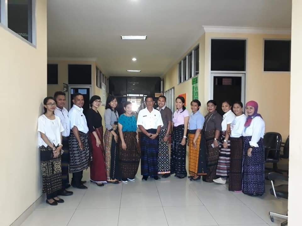 Laksanakan Pergub, ASN Pemprov NTT Berbusana Adat ke Kantor