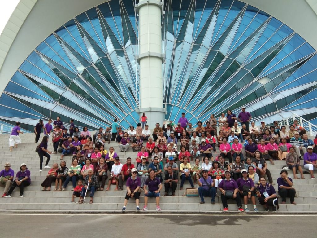 Panitia Paskah Jemaat Syalom Kupang Gelar Wisata Lansia