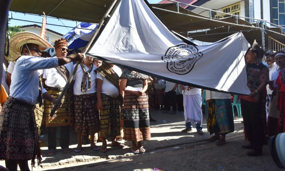 Jemaat Benyamin Oebufu Gelar Pawai Paskah Bernuansa Budaya, Dimeriahkan Maria Shandi