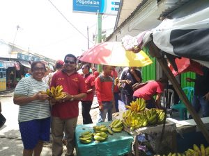 Calon Senator Martinus Siki Kunjungi Pasar Oeba dan Pasar Kasih Naikoten