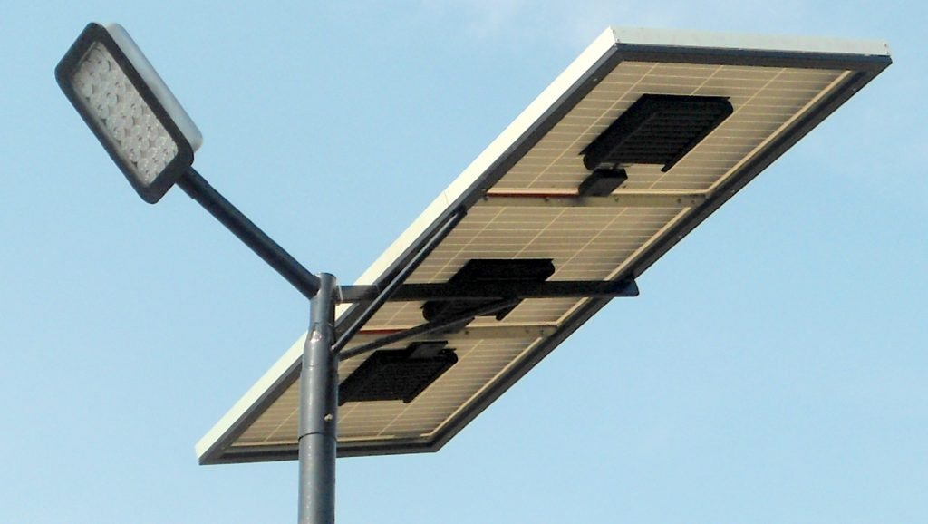 Kementerian ESDM Bantu Kota Kupang 171 Lampu Jalan Tenaga Surya