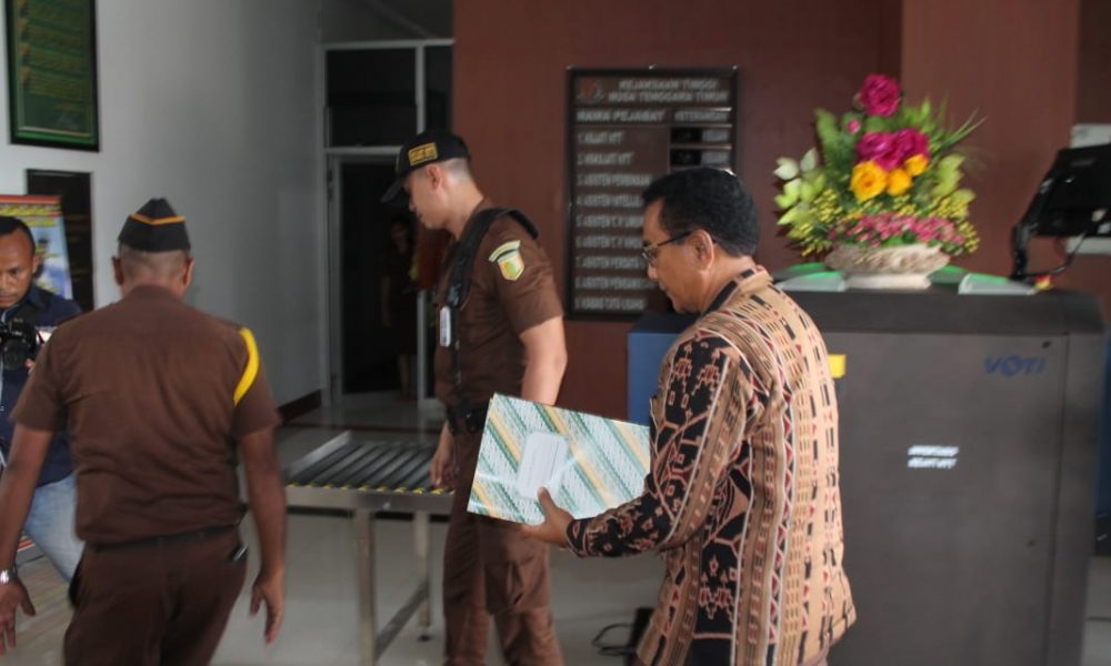 Diperiksa Kejati Selama 2 Jam, Ini Penjelasan Sekda NTT