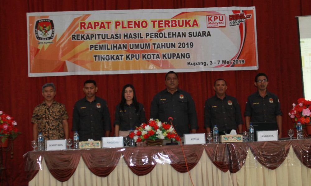 KPU Kota Kupang Selesai Pleno Dua Kecamatan KPU Kota Kupang Selesai Pleno Dua Kecamatan