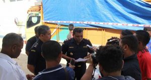 Bea Cukai Atambua Gagalkan Penyelundupan Ratusan Karung Pakaian Bekas