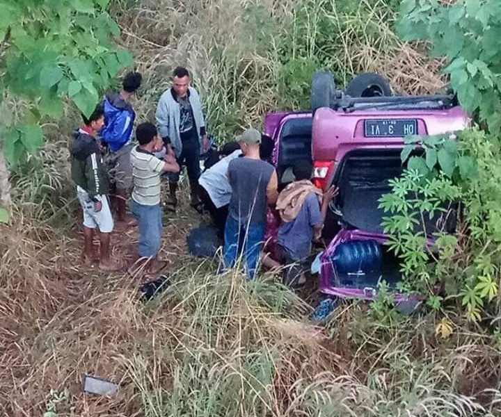 Karimun yang Dikemudikan Dokter Terjungkal di Jalur 40