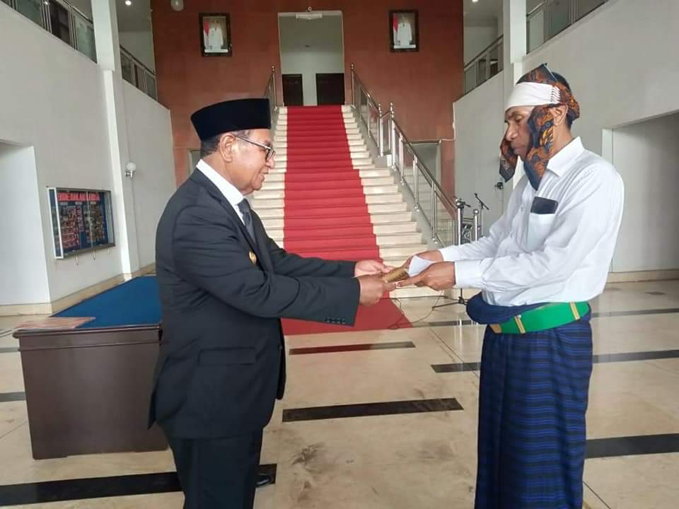 Terima SK Mendagri, Djafar Achmad Resmi Plh. Bupati Ende