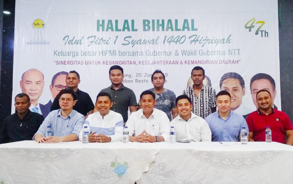 Peduli Sosial, HIPMI NTT Bantu Masyarakat Kurang Mampu