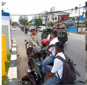 Berkendara ke Sekolah Tanpa SIM, Puluhan Siswa SMA di Kupang Ditilang