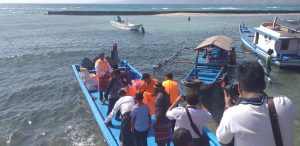 Gubernur Viktor Apresiasi Kemampuan Onesimus Laa Panggil Ikan Dugong