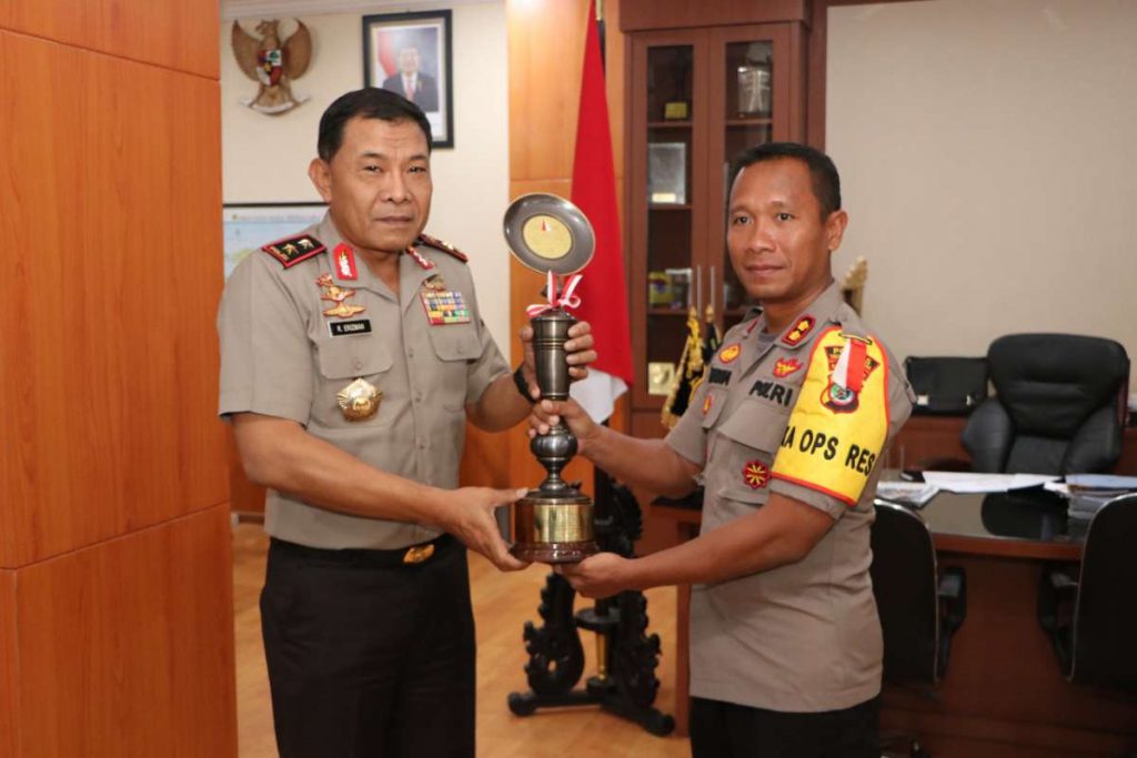 Bentangkan Bendera 1.773 Meter di Perbatasan RI-RDTL, Polres TTU Dapat Penghargaan Dunia