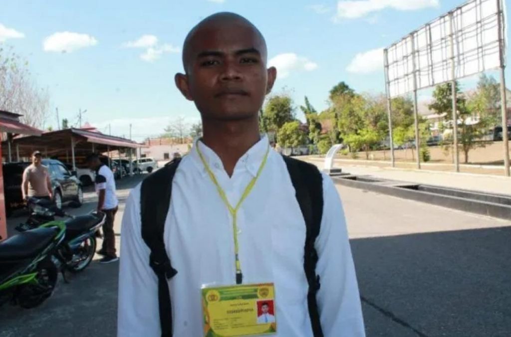 Ilham, Anak Penjual Sepatu di NTT Terharu Masuk Polisi Tanpa Uang