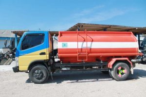 Diserempet Truk Tangki Air di Kupang, Istri Tewas, Suami Sekarat