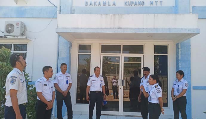 SPKKL Kupang Bakamla Ikut Menangani Pengungsi Luar Negeri