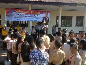 Wakapolda Ingatkan Siswa SMAN 9 Kupang Patuhi Hukum