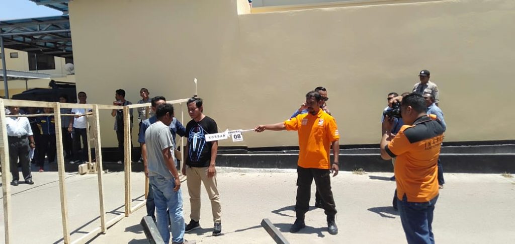 Rekonstruksi Pembunuhan di Mapolresta Kupang, Ibu Korban Menangis Histeris