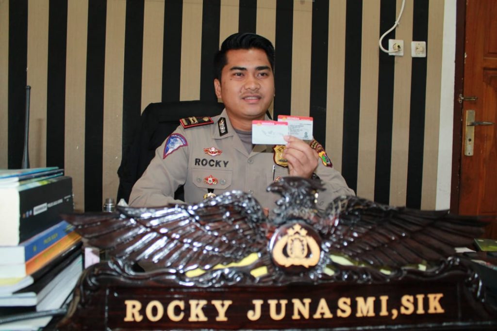 Miliki Banyak Keunggulan, Warga Kota Kupang Antusias Urus Smart SIM di Satlantas