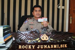 Miliki Banyak Keunggulan, Warga Kota Kupang Antusias Urus Smart SIM di Satlantas