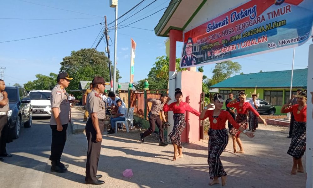 Wakapolda NTT Safari Kamtibmas ke SMA Negeri 1 Lobalain