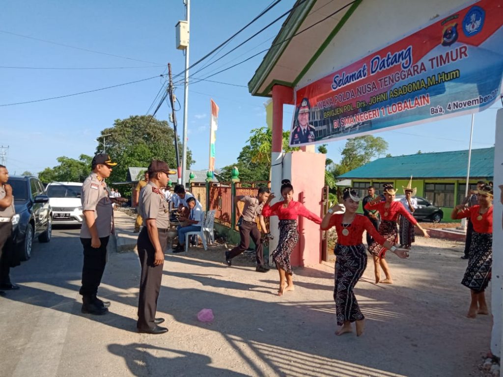 Wakapolda NTT Safari Kamtibmas ke SMA Negeri 1 Lobalain