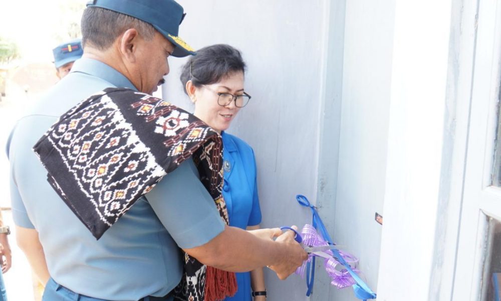 Lantamal Kupang Bedah Tiga Rumah Tidak Layak Huni di Tablolong