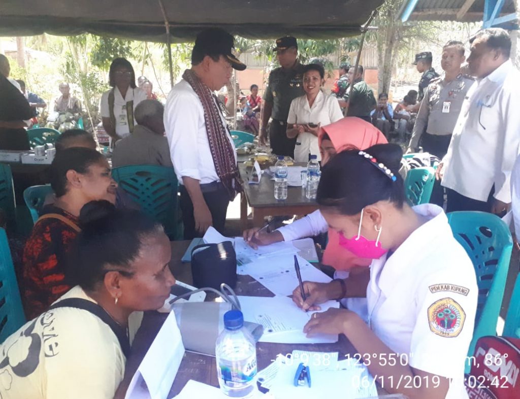 Kodim Kupang Beri Pelayanan Kesehatan Gratis bagi Warga Amabi Oefeto