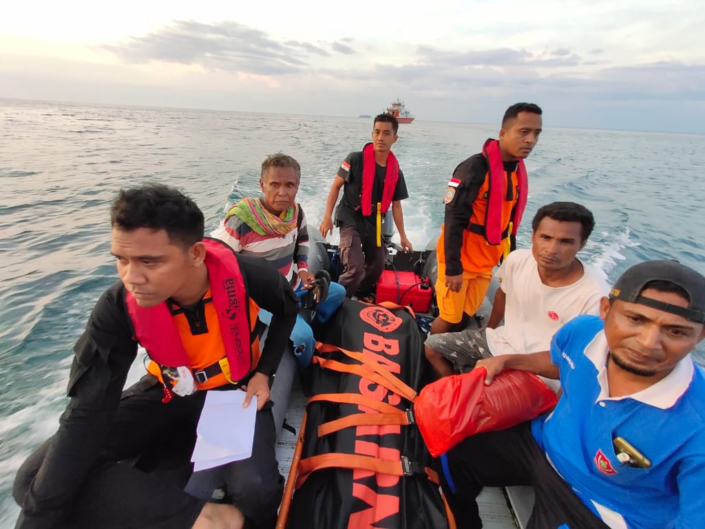 Guru yang Hilang Terseret Ombak di Kupang Ditemukan Tewas