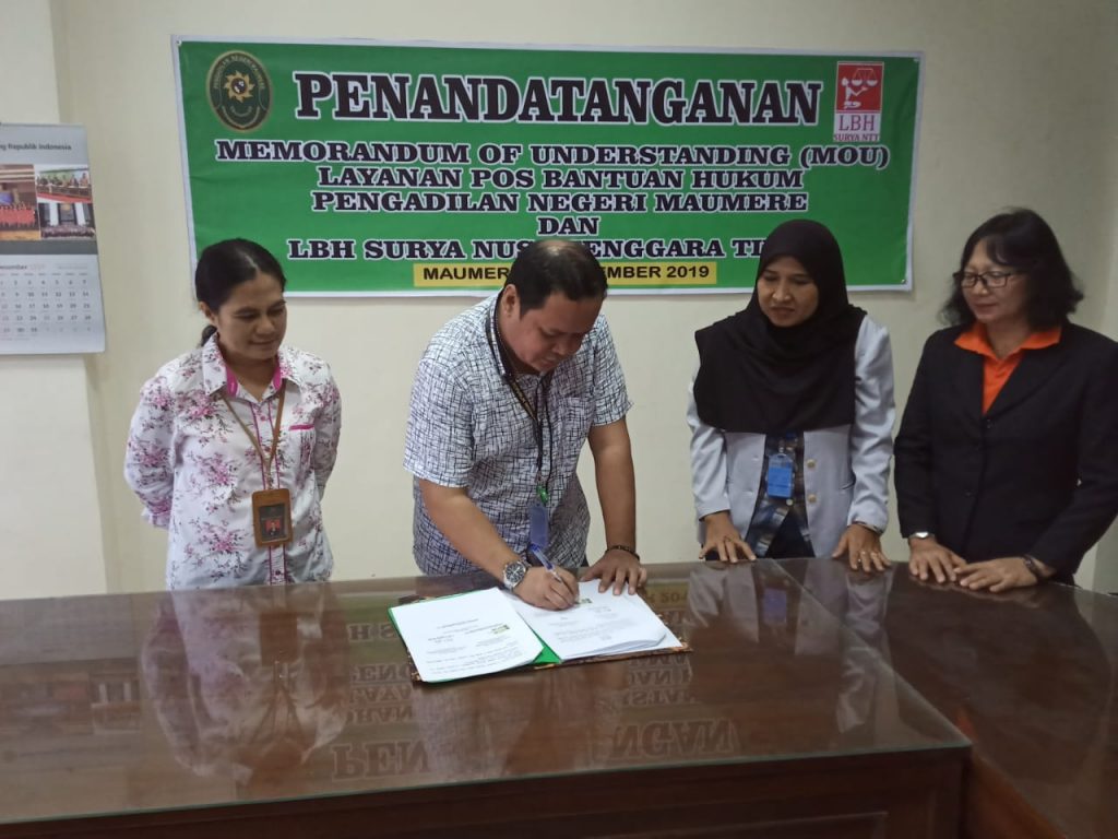 Pengadilan Negeri Maumere dan LBH Surya NTT Lakukan MoU dalam Layanan Posbakum