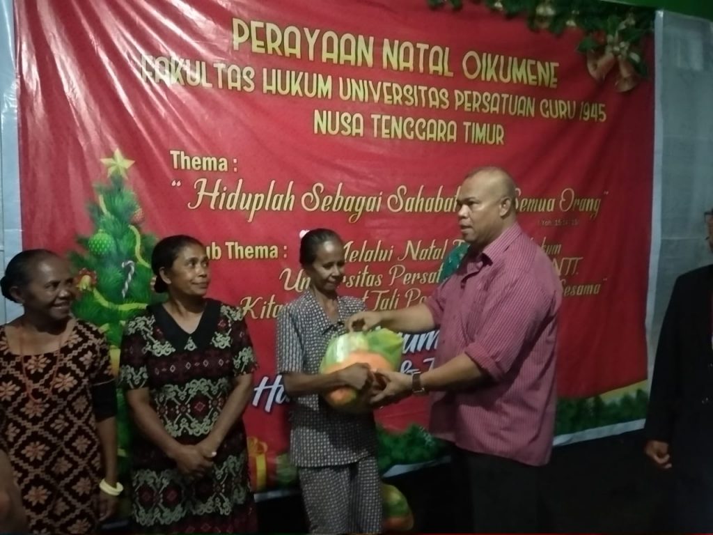 Fakultas Hukum UPG 45 NTT Gelar Natal Bersama, Bantu 25 Janda