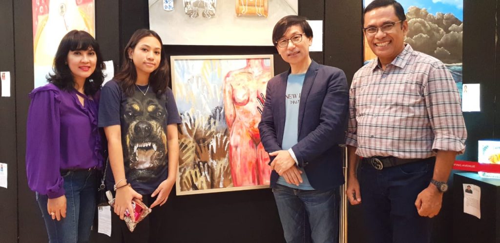 Putri Saleh Husin Ikut Pameran Lukisan Tomato Art School
