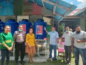 Cegah Penyebaran Covid-19, Pemuda di Kupang Bagi-bagi Westafel