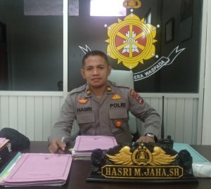 Polresta Kupang Bagikan Bantuan kepada Buruh Harian yang Dirumahkan